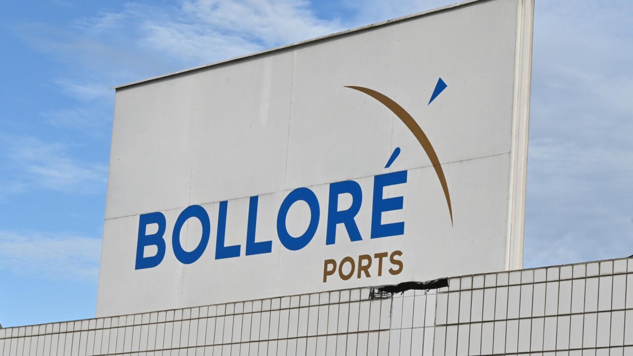 Un collectif porte plainte contre le groupe Bolloré