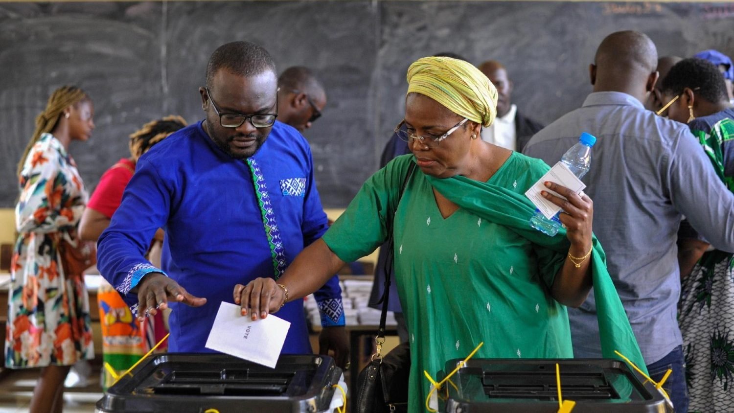 Au Gabon, le ministre de l'Intérieur, Hermann Immongault, a annoncé le dimanche 9 mars 2025, la liste des candidats aptes à participer au prochain scrutin.  