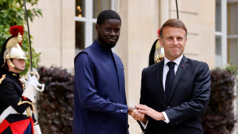 Sénégal-France / Les enjeux d’une rencontre Faye-Macron Le président français Emmanuel Macron reçoit, au Palais de l'Élysée, son homologue sénégalais Bassirou Diomaye Faye