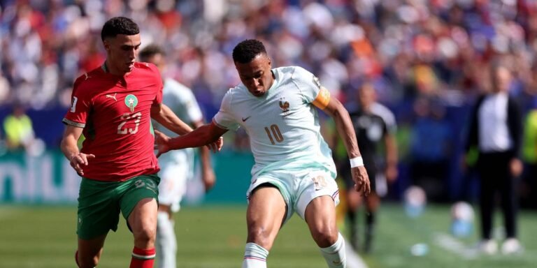Mondial 2026 : la France élimine le Maroc et file en demies