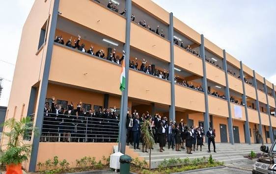 Bâtiment du Centre de perfectionnement des fonctionnaires et agents de l'État (CPFAE) inauguré en 2025 à Adjamé.