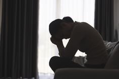 Jeune mère de 20 ans confrontée à la mort du père de ses jumeaux