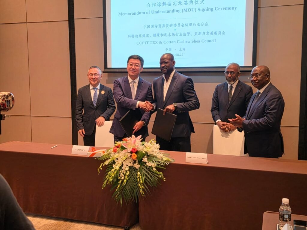 Côte d’Ivoire et Chine signent un accord pour développer le textile ivoirien à Shanghai