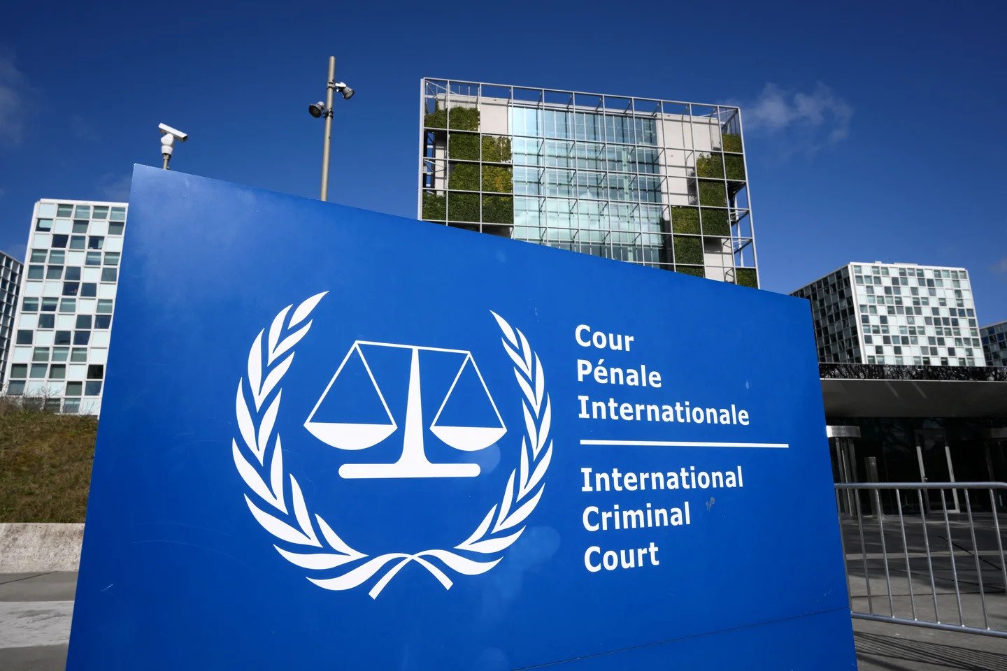Tomoko Akane, présidente de la Cour pénale internationale, rejette les sanctions américaines.